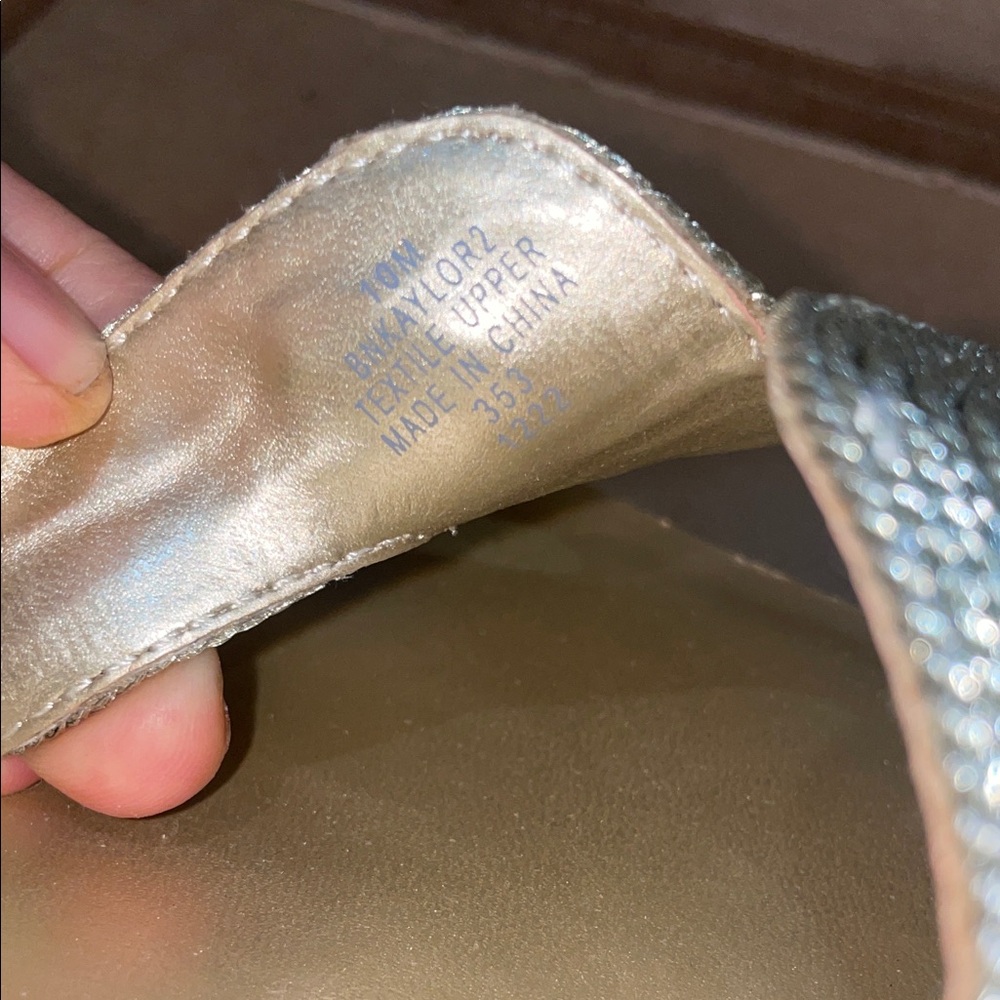 Bandolino Women's Woven Metallic Slide Sandals-New-Size 10 - Picture 7 of 8
